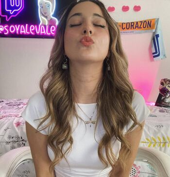 Full leaked Ale valencia page private onlyfans photo