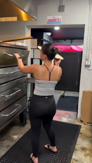 Full leaked Aleaarose private onlyfans photo
