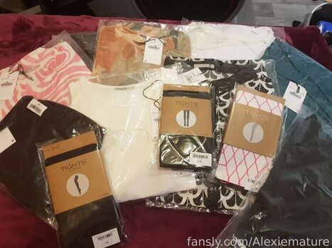 Full leaked Alexiemature private onlyfans photo