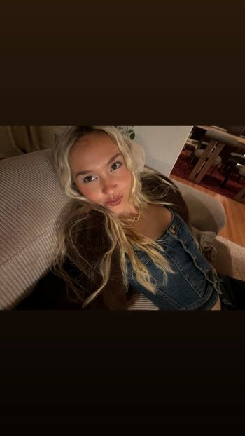 Full leaked Alexis ren  page private onlyfans photo