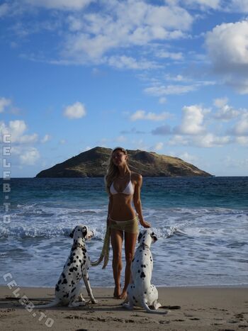 Full leaked Alexis ren  page private onlyfans photo