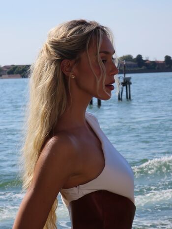 Full leaked Alexis ren page private onlyfans photo