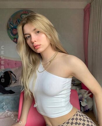 Full leaked Aleyna tilki private onlyfans photo