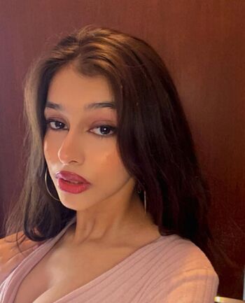 Full leaked Aleynabaddie  page private onlyfans photo