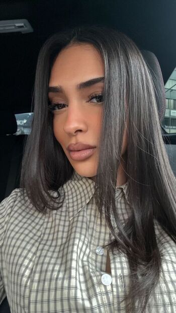 Full leaked Aleynaoezcan private onlyfans photo