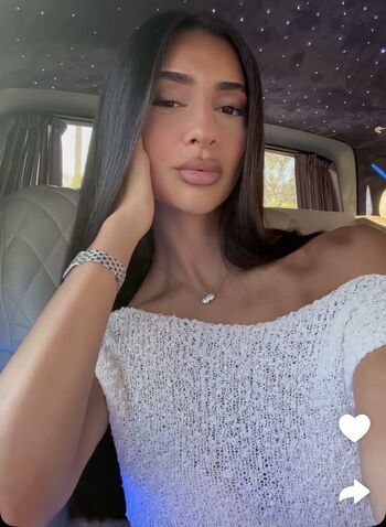 Full leaked Aleynaoezcan private onlyfans photo