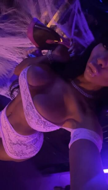 Full leaked Alia may private onlyfans photo