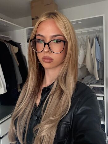 Full leaked Aliaviktoriaa private onlyfans photo