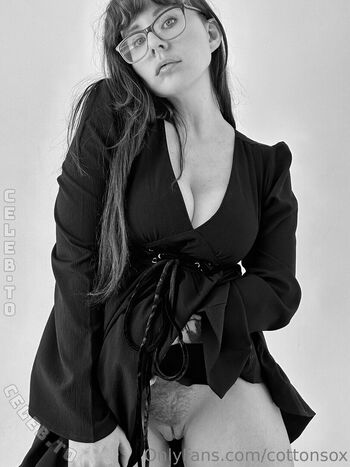 Full leaked Alice cottonsox page private onlyfans photo