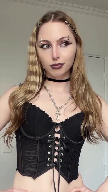 Full leaked Alice crocopine private onlyfans photo