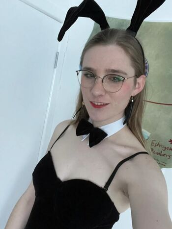 Alice In Wonder1and
