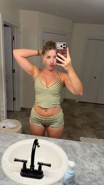 Full leaked Alice pineapplebrat private onlyfans photo