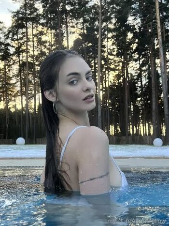 Full leaked Aliciamellow private onlyfans photo