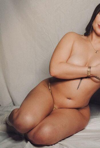 Full leaked Alientrapqueen private onlyfans photo