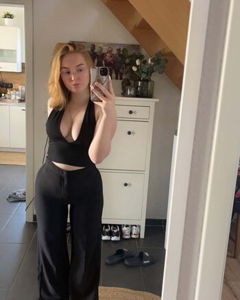 Full leaked Alina hnx private onlyfans photo