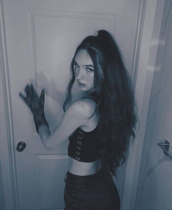 Full leaked Alinaavii private onlyfans photo