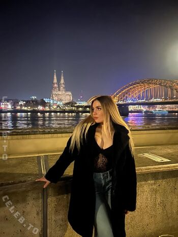 Full leaked Alinahrndz private onlyfans photo