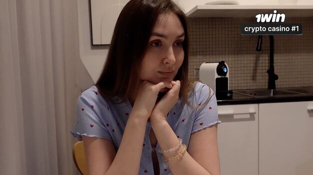 Full leaked Alinarai private onlyfans photo