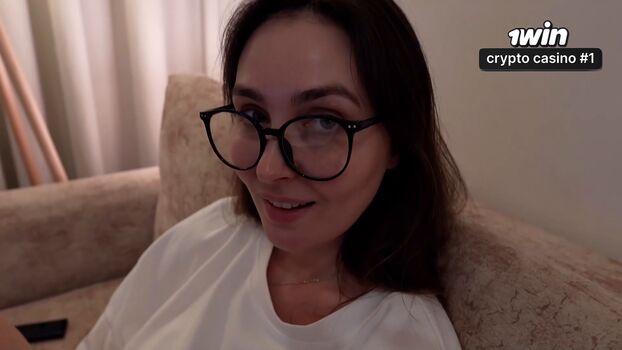 Full leaked Alinarai private onlyfans photo