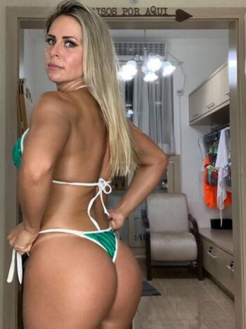 Full leaked Aline simony private onlyfans photo