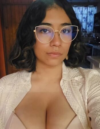 Full leaked Allisauria private onlyfans photo