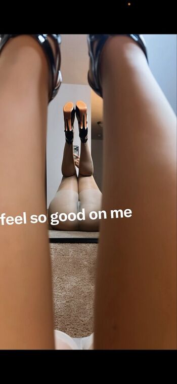 Full leaked Alora theartist private onlyfans photo