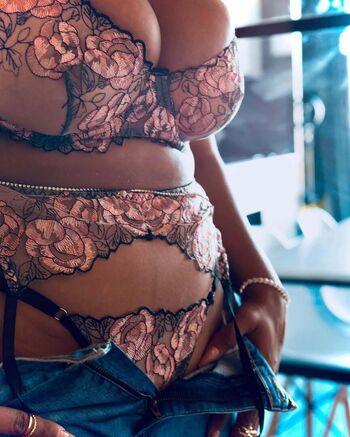 Full leaked Alua model private onlyfans photo