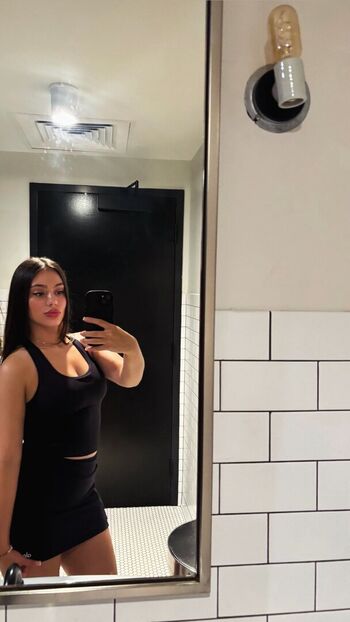 Full leaked Alysiairi private onlyfans photo