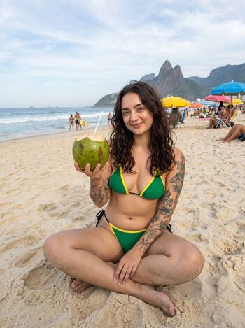 Full leaked Alyska private onlyfans photo