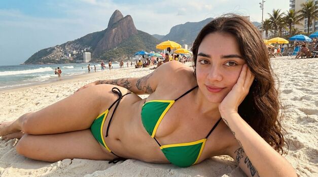 Full leaked Alyska private onlyfans photo