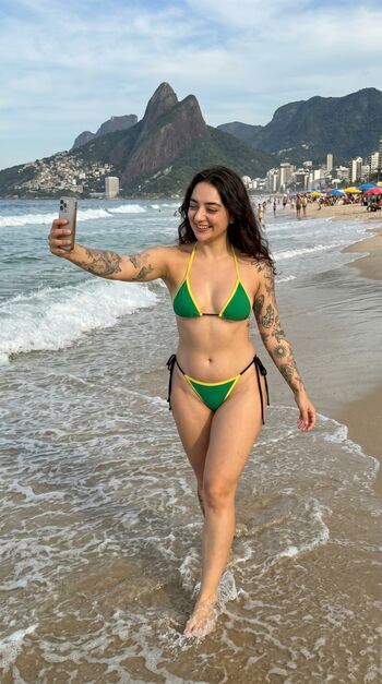 Full leaked Alyska private onlyfans photo