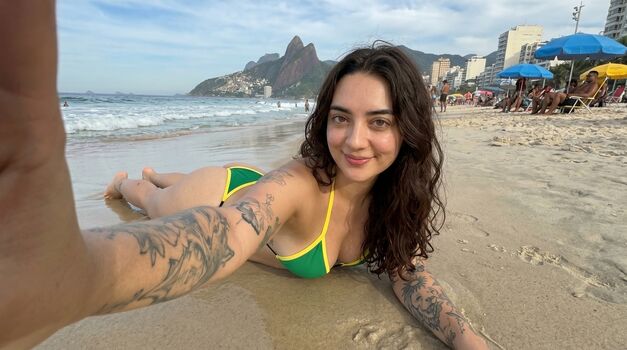 Full leaked Alyska private onlyfans photo