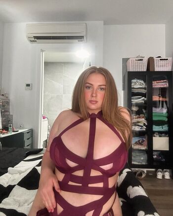 Full leaked Alyssaholmes page private onlyfans photo