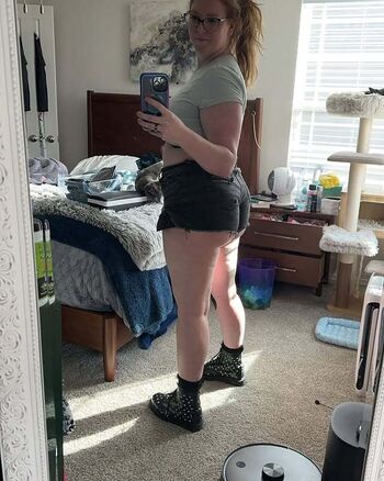 Full leaked Alyssathehotmessexpress private onlyfans photo