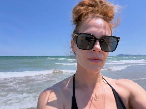 Amanda Righetti