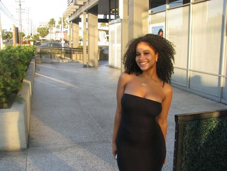 Full leaked Amara kioni private onlyfans photo