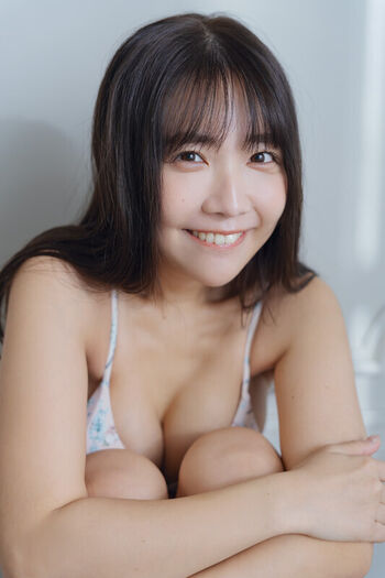 Amau Kisumi 天羽希純