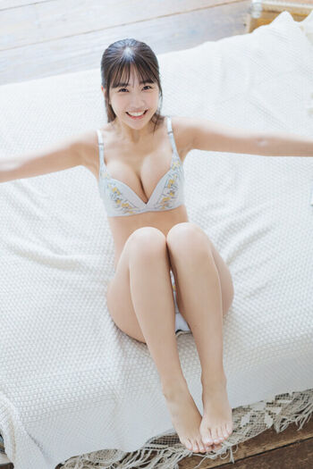 Amau Kisumi 天羽希純
