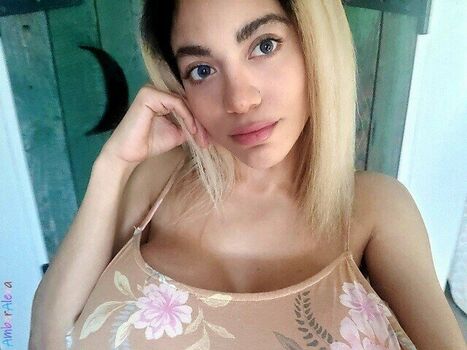 Full leaked Amberalenaxxx private onlyfans photo
