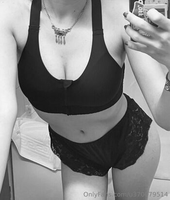 Full leaked Ambergotcakeee private onlyfans photo
