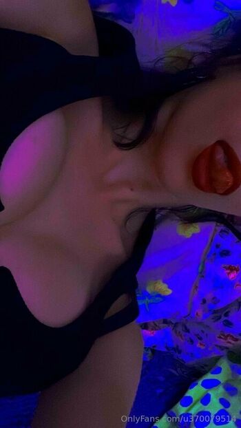 Full leaked Ambergotcakeee private onlyfans photo