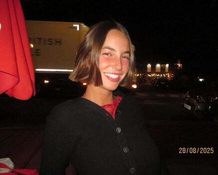 Full leaked Amelie manzoli  page private onlyfans photo