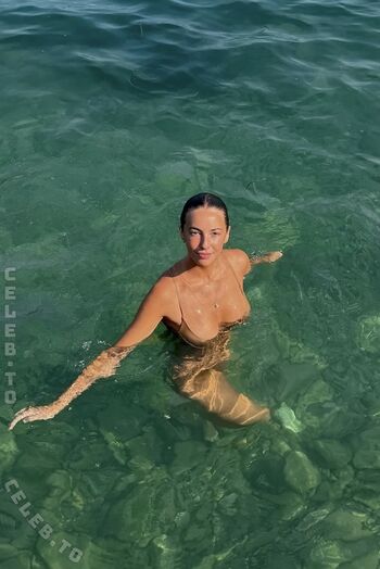 Full leaked Amelie manzoli  page private onlyfans photo
