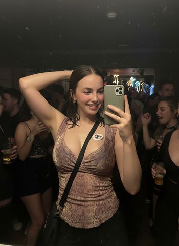 Full leaked Amelie manzoli private onlyfans photo