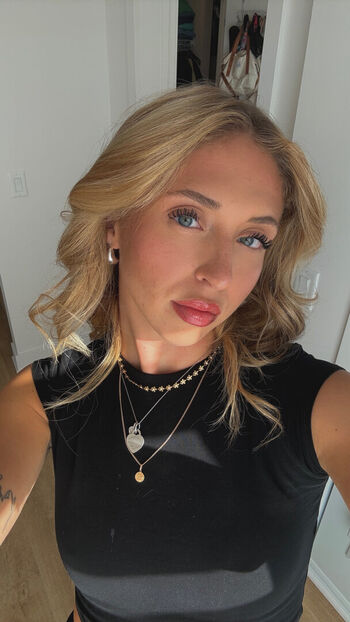 Full leaked Amelie morin page private onlyfans photo