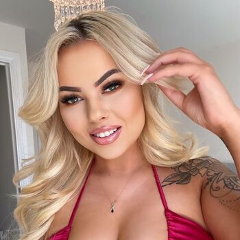 Full leaked Amira hleia private onlyfans photo