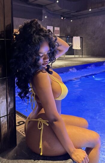 Full leaked Ammiroseeee private onlyfans photo