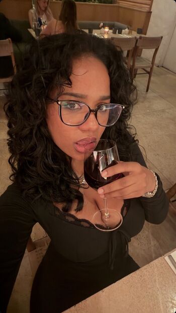 Full leaked Ammiroseeee private onlyfans photo