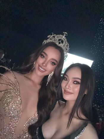 Full leaked Amy viranya berry page private onlyfans photo