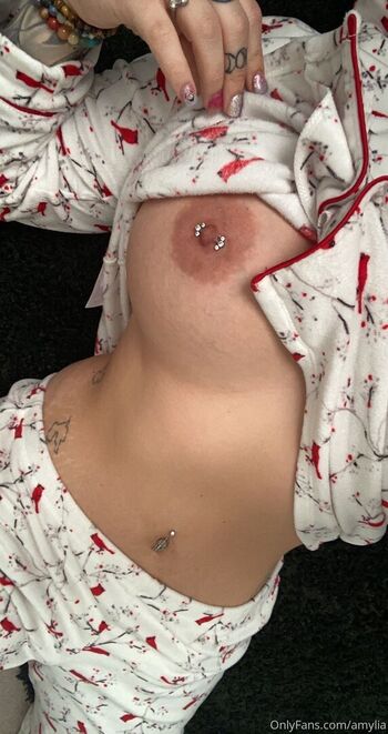 Full leaked Amylia private onlyfans photo